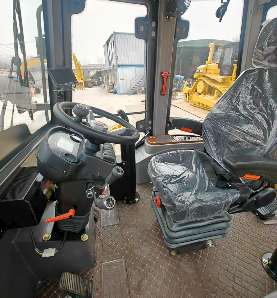 JCB 3CX backhoe loader original stock new tlb - Bager utovarivač: slika 3 JCB 3CX backhoe loader original stock new tlb - Bager utovarivač: slika 3