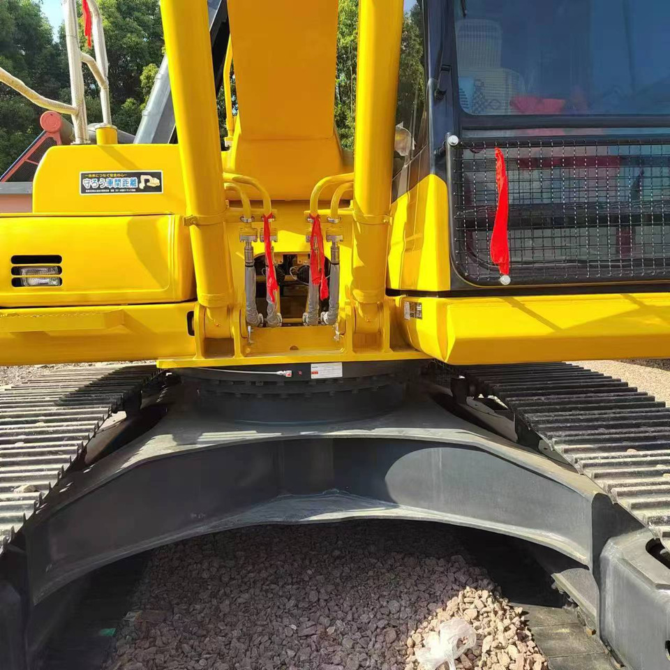 KOMATSU pc200-8N1 used japan brand crawler excavator - Bager guseničar: slika 4 KOMATSU pc200-8N1 used japan brand crawler excavator - Bager guseničar: slika 4