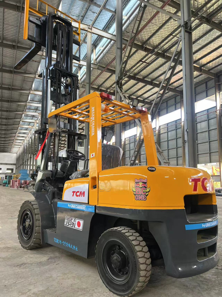 TCM fd50 japan brand original 5 ton diesel forklift 3 section 4.5m Customizable mast clamp side shift - Dizel viljuškar: slika 4 TCM fd50 japan brand original 5 ton diesel forklift 3 section 4.5m Customizable mast clamp side shift - Dizel viljuškar: slika 4