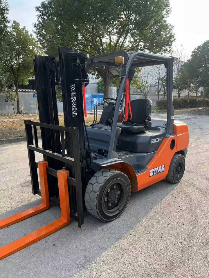 TOYOTA 3 ton 8F used japan brand diesel forklift - Dizel viljuškar: slika 5 TOYOTA 3 ton 8F used japan brand diesel forklift - Dizel viljuškar: slika 5
