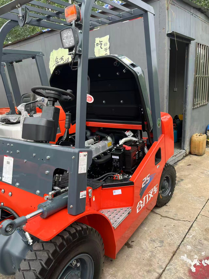 Heli brand new 2.5T diesel forklift(Clamp available) - Dizel viljuškar: slika 1 Heli brand new 2.5T diesel forklift(Clamp available) - Dizel viljuškar: slika 1