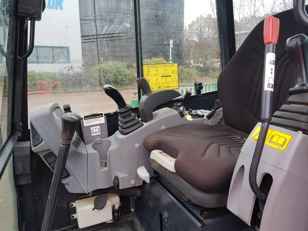 Mini bager Kubota U27-4: slika 9