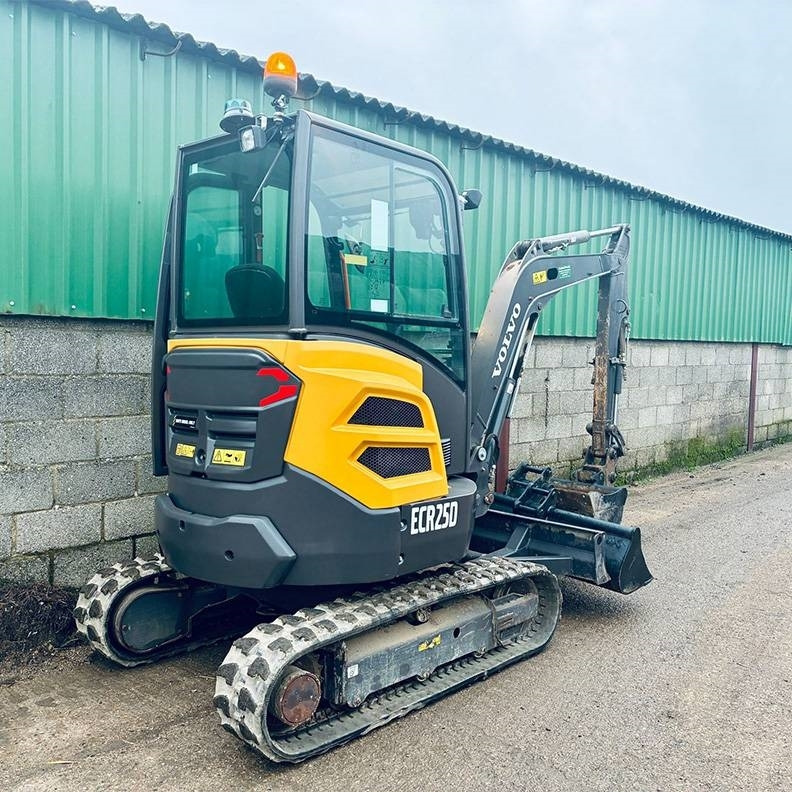 Volvo ECR25D - Mini bager: slika 1 Volvo ECR25D - Mini bager: slika 1