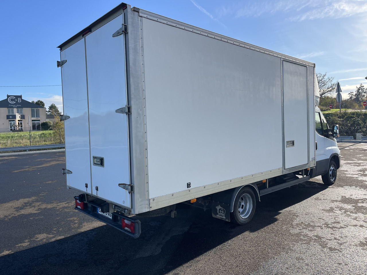 IVECO DAILY - Dostavno vozilo sa zatvorenim sandukom: slika 3 IVECO DAILY - Dostavno vozilo sa zatvorenim sandukom: slika 3