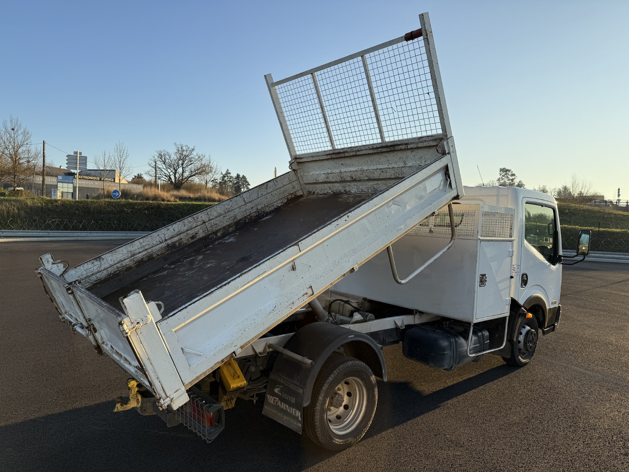 NISSAN CABSTAR 35.11 - Dostavno vozilo istovarivač: slika 3 NISSAN CABSTAR 35.11 - Dostavno vozilo istovarivač: slika 3