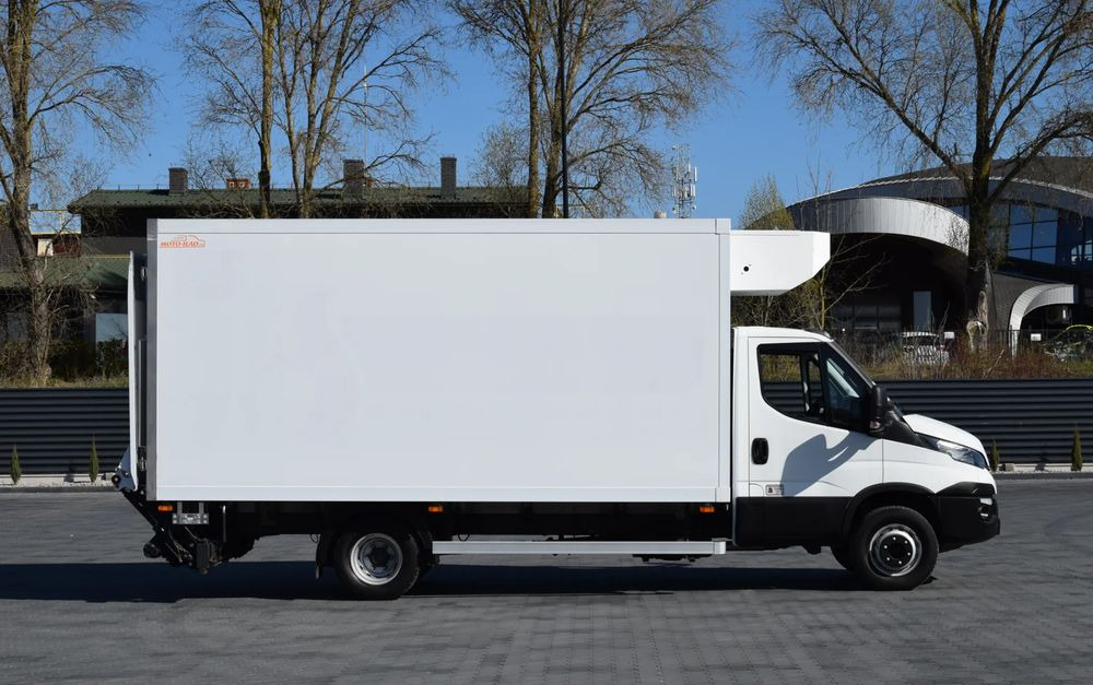 Iveco DAILY 70C18 / 3.0 - 180 KM / AUTOMAT HI-MATIC / 3 OSOBY / CHŁODNIA - MROŹNIA 4,55 M / AGREGAD FRIGOBLOCK / WINDA SORENSEN / KLIMA / TEMPOMAT / KAMERA COFANIA / REGULOWANE ZAWIESZENIE / SERWISOWA - Hladnjača: slika 4 Iveco DAILY 70C18 / 3.0 - 180 KM / AUTOMAT HI-MATIC / 3 OSOBY / CHŁODNIA - MROŹNIA 4,55 M / AGREGAD FRIGOBLOCK / WINDA SORENSEN / KLIMA / TEMPOMAT / KAMERA COFANIA / REGULOWANE ZAWIESZENIE / SERWISOWA - Hladnjača: slika 4
