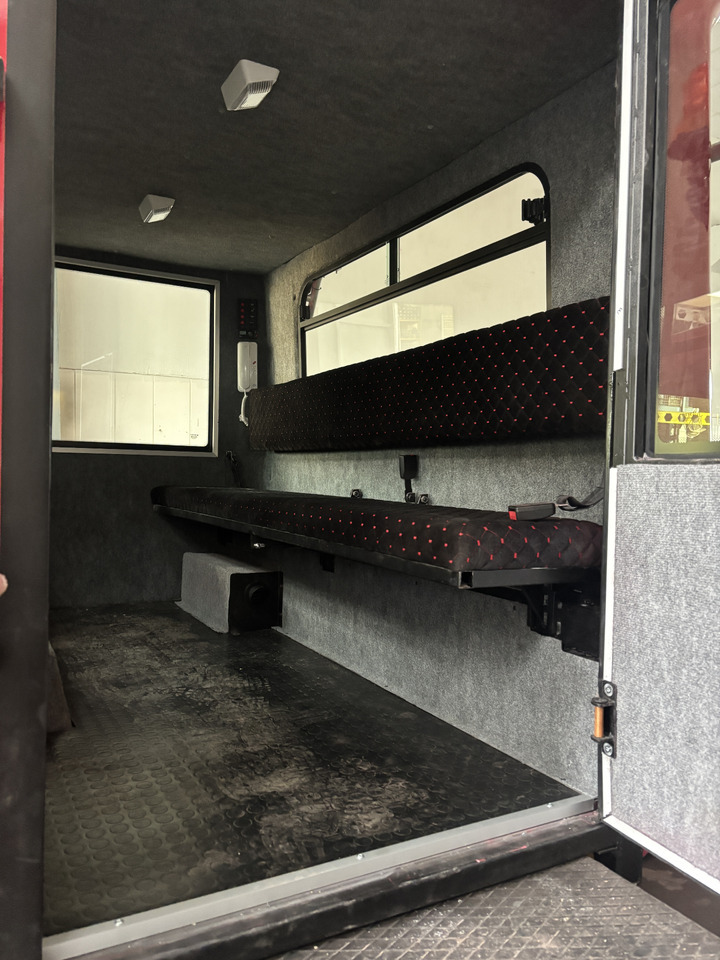 Pistenbully Pb100 with Cabin - Korisno/ Posebno vozilo: slika 3 Pistenbully Pb100 with Cabin - Korisno/ Posebno vozilo: slika 3