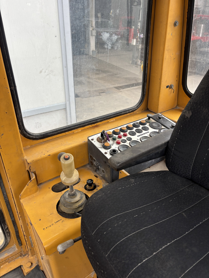 LIEBHERR PR 711 - Buldožer: slika 2 LIEBHERR PR 711 - Buldožer: slika 2