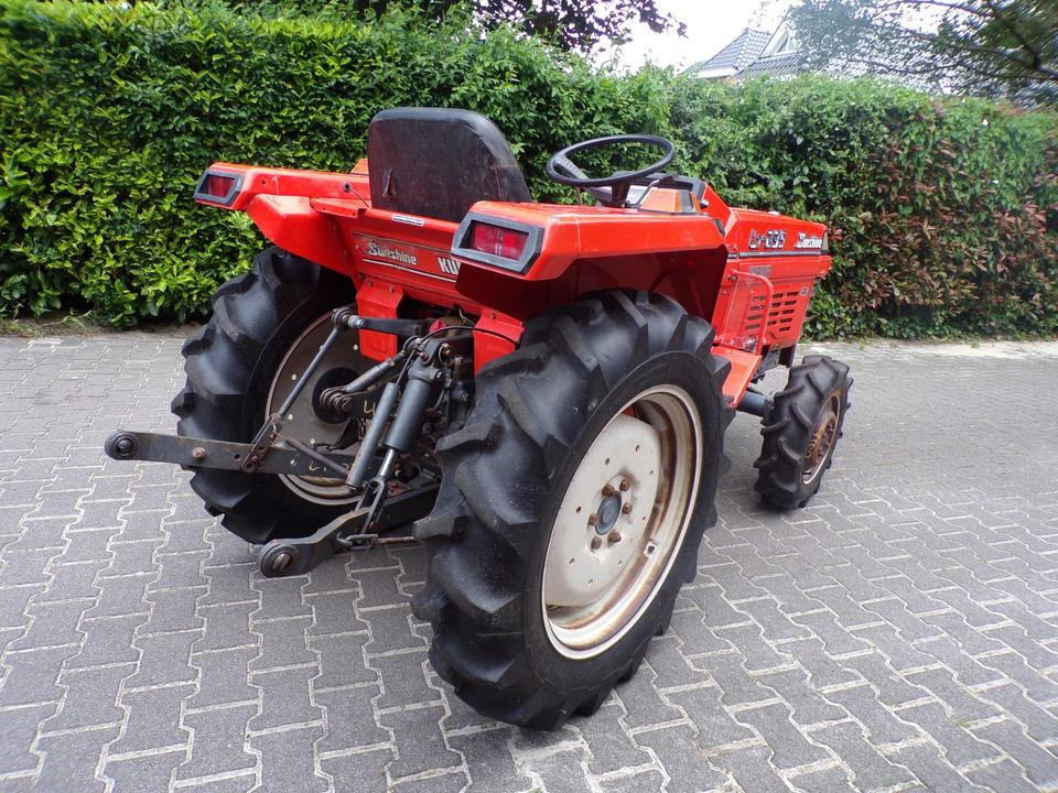 Kleintrakltor Kubota L1-235 - Mali traktor: slika 4 Kleintrakltor Kubota L1-235 - Mali traktor: slika 4