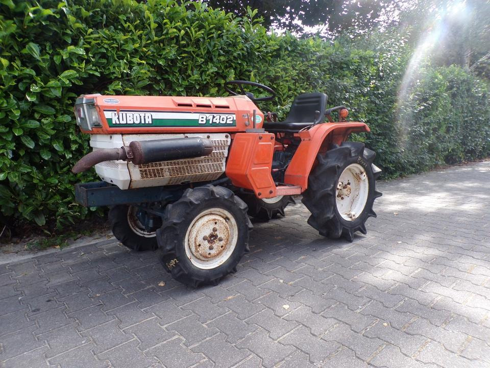 Kleintraktor Kubota B1402 - Mali traktor: slika 1 Kleintraktor Kubota B1402 - Mali traktor: slika 1