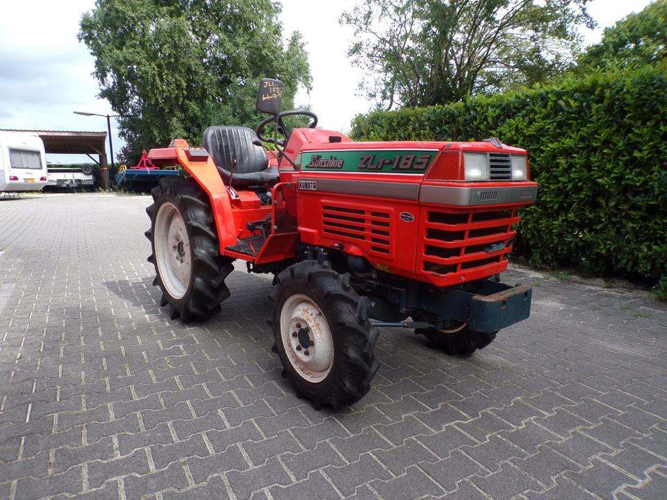 Kleintraktor Kubota ZL1-185 - Mali traktor: slika 2 Kleintraktor Kubota ZL1-185 - Mali traktor: slika 2