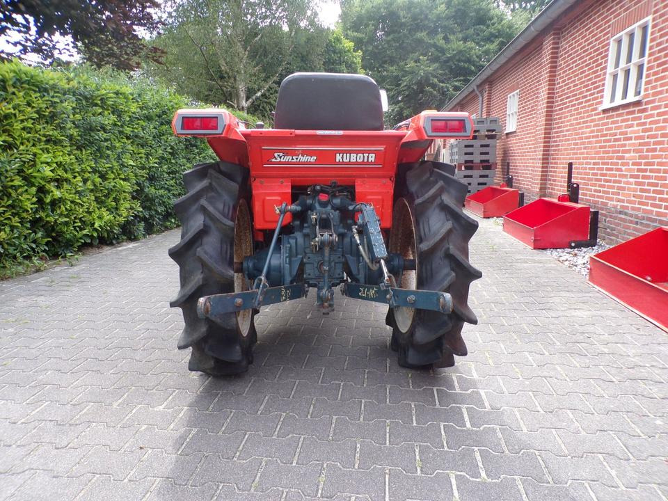 Kleintraktor Kubota ZL1-185 - Mali traktor: slika 5 Kleintraktor Kubota ZL1-185 - Mali traktor: slika 5