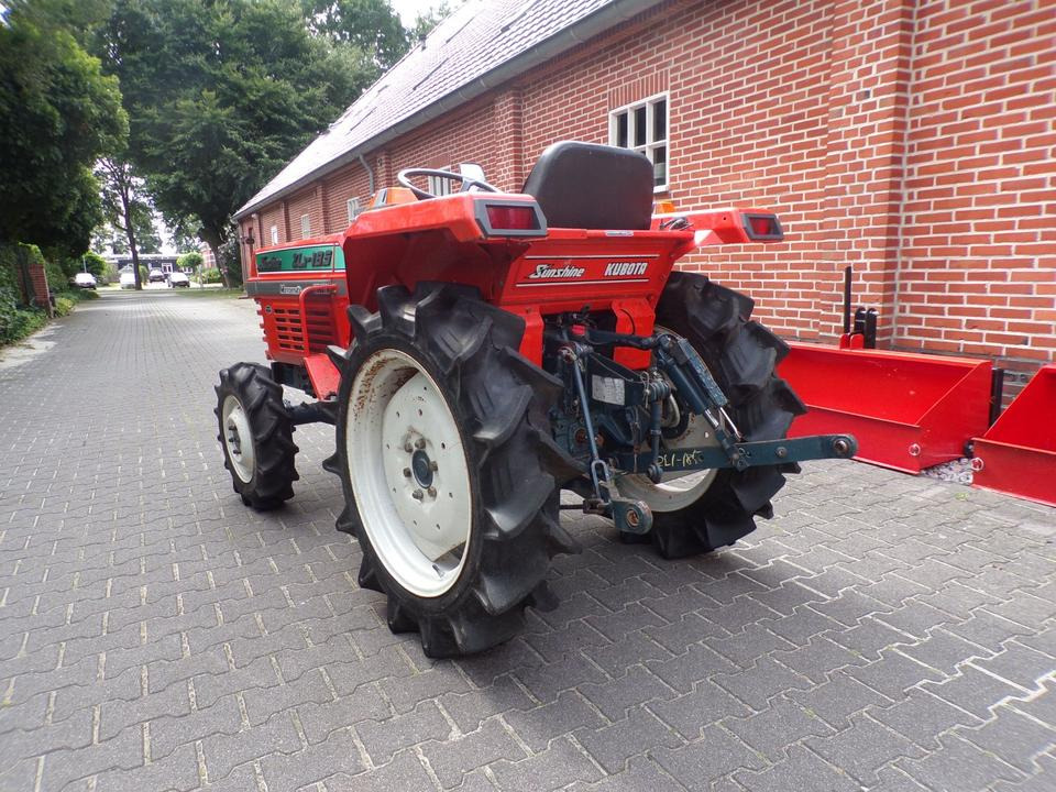 Kleintraktor Kubota ZL1-185 - Mali traktor: slika 4 Kleintraktor Kubota ZL1-185 - Mali traktor: slika 4