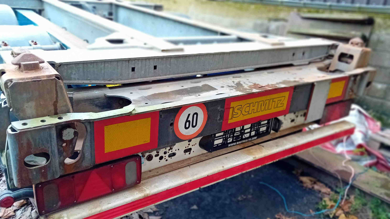 SCHMITZ CARGOBULL châssis porte-conteneur semi-remorque Os - type SGF*3 - adaptable pour conteneur 20' et 40' - Poluprikolica za prevoz kontejnera/ Poluprikolica sa promenjivim sandukom: slika 4 SCHMITZ CARGOBULL châssis porte-conteneur semi-remorque Os - type SGF*3 - adaptable pour conteneur 20' et 40' - Poluprikolica za prevoz kontejnera/ Poluprikolica sa promenjivim sandukom: slika 4