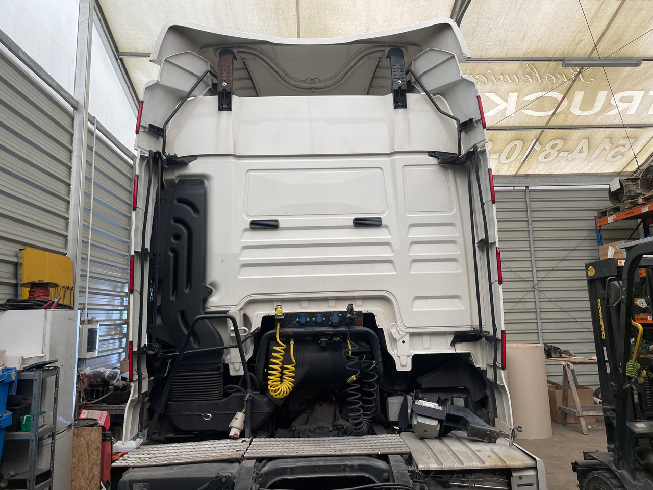 GOŁA KABINA MAN TGX XLX BIAŁA EURO 6 KOLOR RAL 9010 - Kabina za Kamion: slika 2 GOŁA KABINA MAN TGX XLX BIAŁA EURO 6 KOLOR RAL 9010 - Kabina za Kamion: slika 2