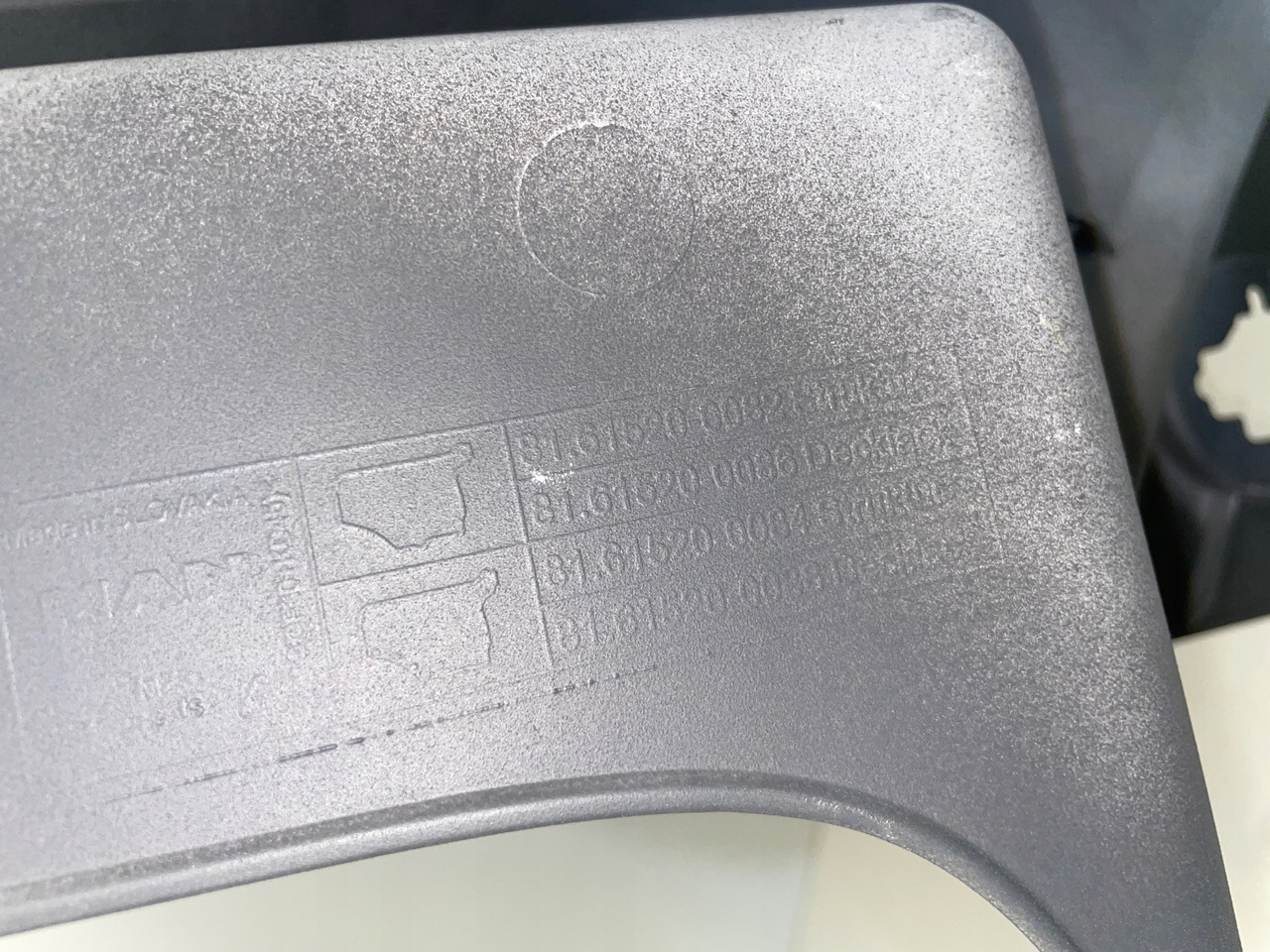 GÓRNA STOPNICA STOPIEŃ MAN TGX TGX3 TG3 81615200082 - Prag za Kamion: slika 5 GÓRNA STOPNICA STOPIEŃ MAN TGX TGX3 TG3 81615200082 - Prag za Kamion: slika 5