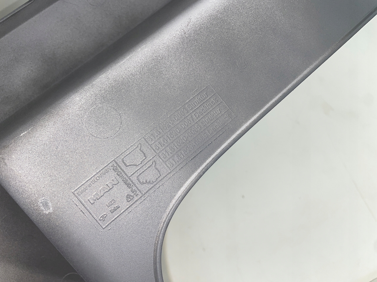 GÓRNA STOPNICA STOPIEŃ MAN TGX TGX3 TG3 81615200083 - Prag za Kamion: slika 5 GÓRNA STOPNICA STOPIEŃ MAN TGX TGX3 TG3 81615200083 - Prag za Kamion: slika 5