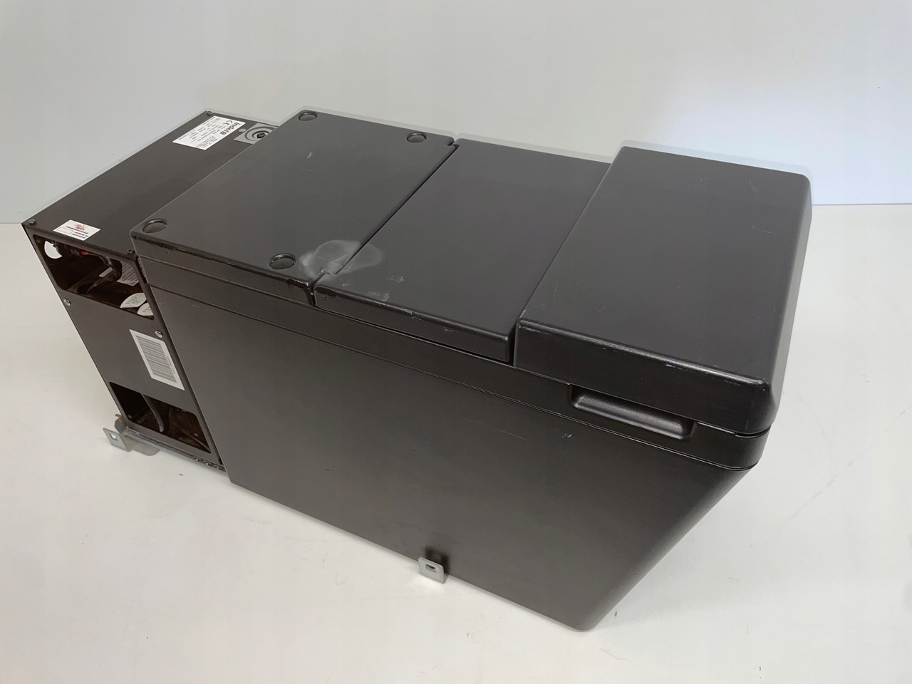 LODÓWKA CHŁODZIARKA IVECO STRALIS INTEL B 504195453 - Kabina i enterijer za Kamion: slika 2 LODÓWKA CHŁODZIARKA IVECO STRALIS INTEL B 504195453 - Kabina i enterijer za Kamion: slika 2