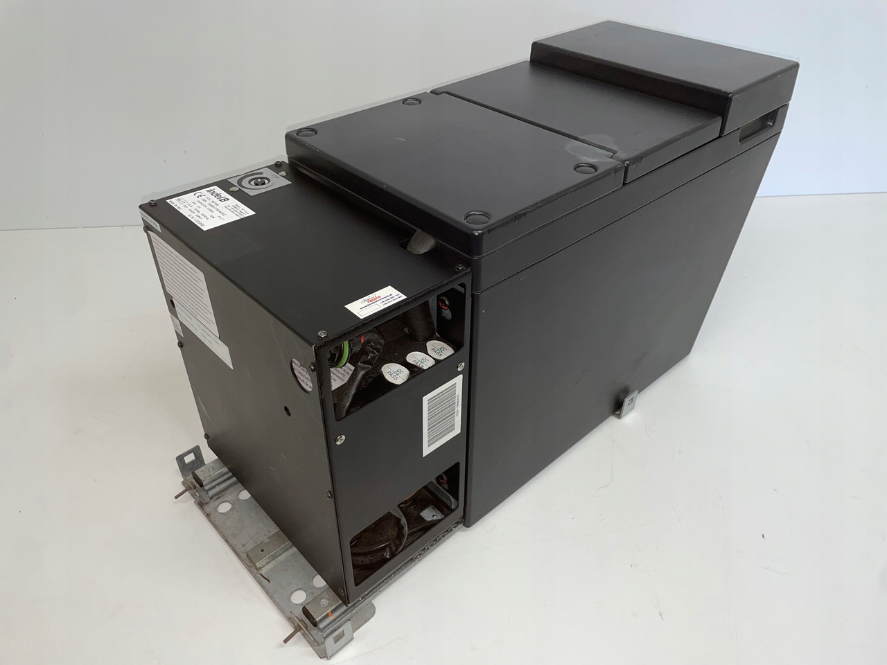 LODÓWKA CHŁODZIARKA IVECO STRALIS INTEL B 504195453 - Kabina i enterijer za Kamion: slika 5 LODÓWKA CHŁODZIARKA IVECO STRALIS INTEL B 504195453 - Kabina i enterijer za Kamion: slika 5