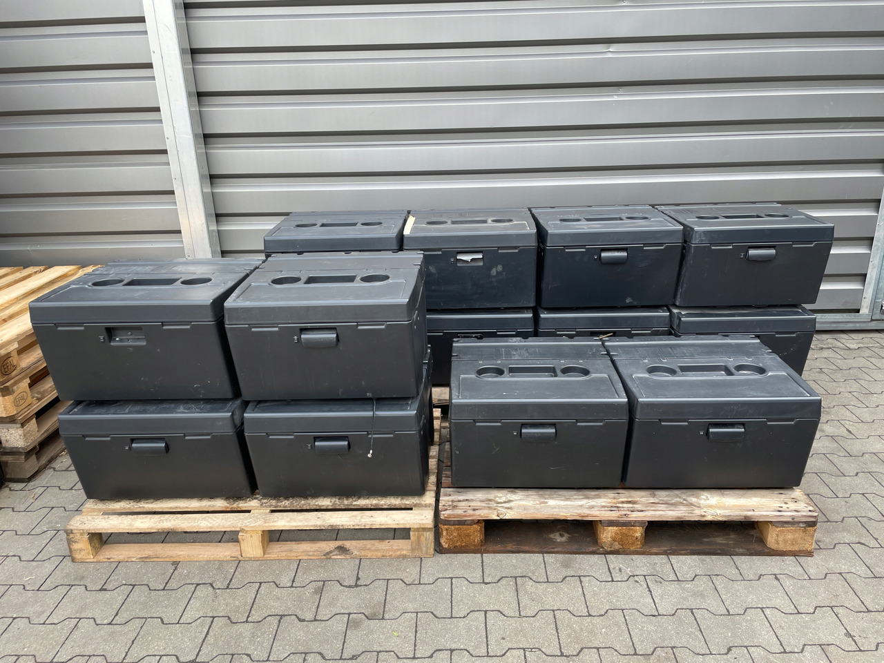 LODÓWKA IVECO HI-WAY HI WAY STRALIS - Kabina i enterijer za Kamion: slika 2 LODÓWKA IVECO HI-WAY HI WAY STRALIS - Kabina i enterijer za Kamion: slika 2