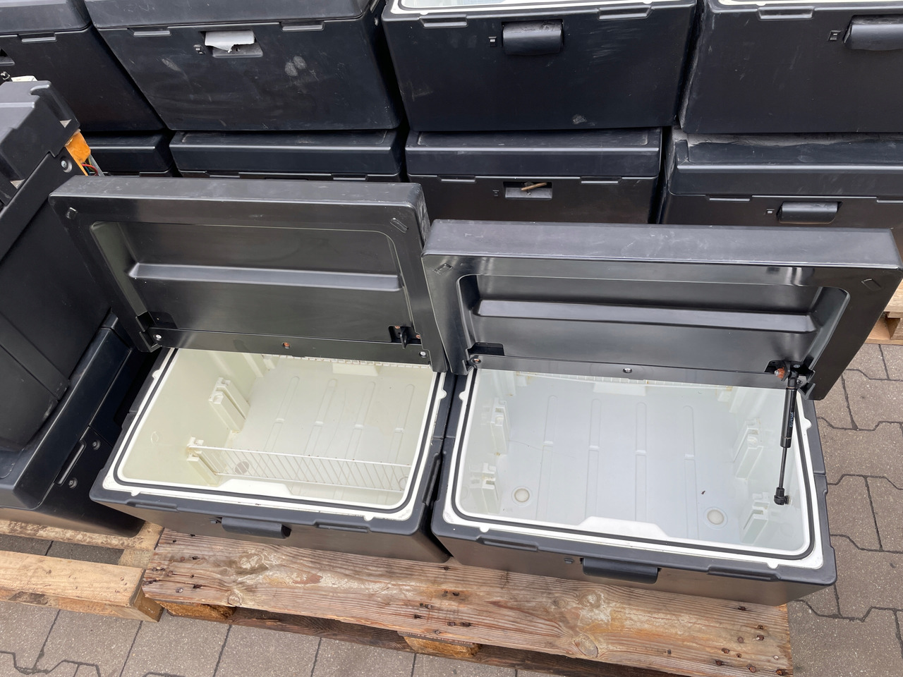 LODÓWKA IVECO HI-WAY HI WAY STRALIS - Kabina i enterijer za Kamion: slika 5 LODÓWKA IVECO HI-WAY HI WAY STRALIS - Kabina i enterijer za Kamion: slika 5