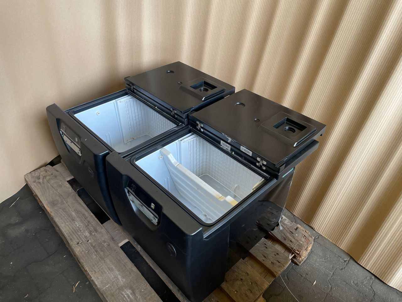 LODÓWKA IVECO S-WAY S WAY wysoka - Kabina i enterijer za Kamion: slika 3 LODÓWKA IVECO S-WAY S WAY wysoka - Kabina i enterijer za Kamion: slika 3