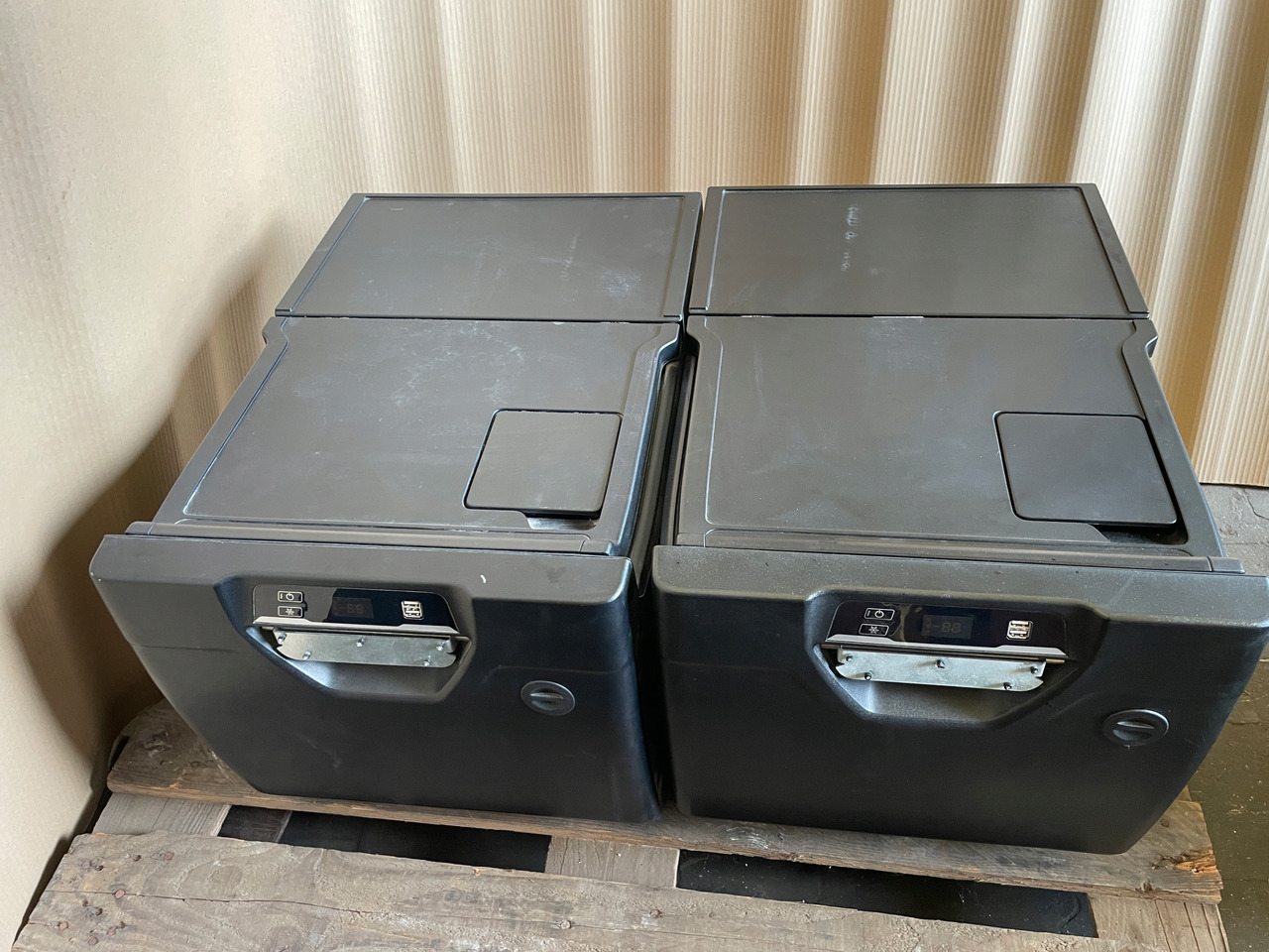 LODÓWKA IVECO S-WAY S WAY wysoka - Kabina i enterijer za Kamion: slika 1 LODÓWKA IVECO S-WAY S WAY wysoka - Kabina i enterijer za Kamion: slika 1