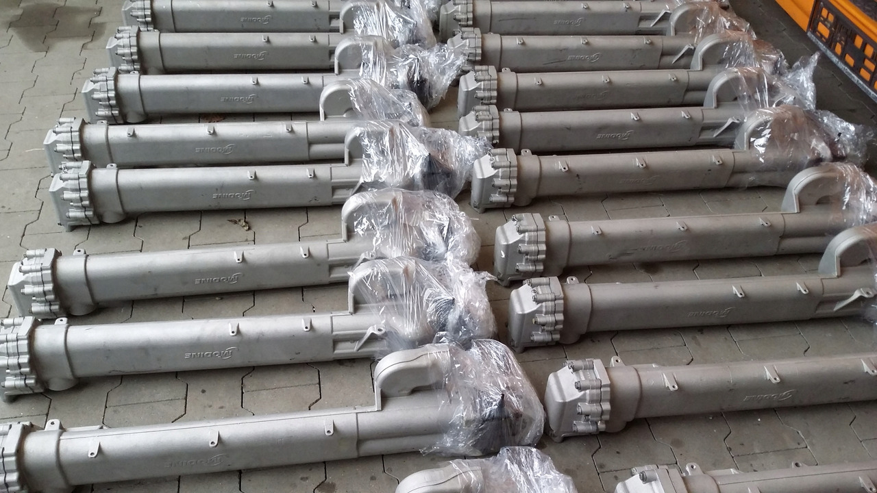 MAN F2000 TGA EGR TGX RECYRKULATOR D20,D26,D28 - EGR hladnjak za Kamion: slika 2 MAN F2000 TGA EGR TGX RECYRKULATOR D20,D26,D28 - EGR hladnjak za Kamion: slika 2