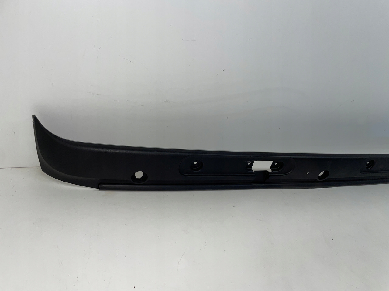 PODSZYBIE OSŁONA MASKOWNICA DAF 105 XF DAF 1665944 - Vetrobransko staklo za Kamion: slika 2 PODSZYBIE OSŁONA MASKOWNICA DAF 105 XF DAF 1665944 - Vetrobransko staklo za Kamion: slika 2