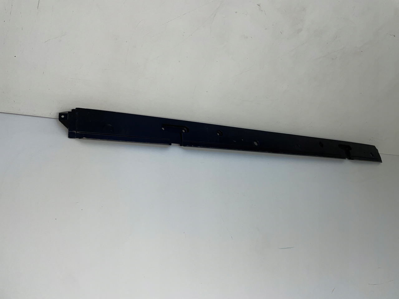 PODSZYBIEMASKOWNICA SZYBY OSŁONA DAF CV 1665944 - Vetrobransko staklo za Kamion: slika 3 PODSZYBIEMASKOWNICA SZYBY OSŁONA DAF CV 1665944 - Vetrobransko staklo za Kamion: slika 3