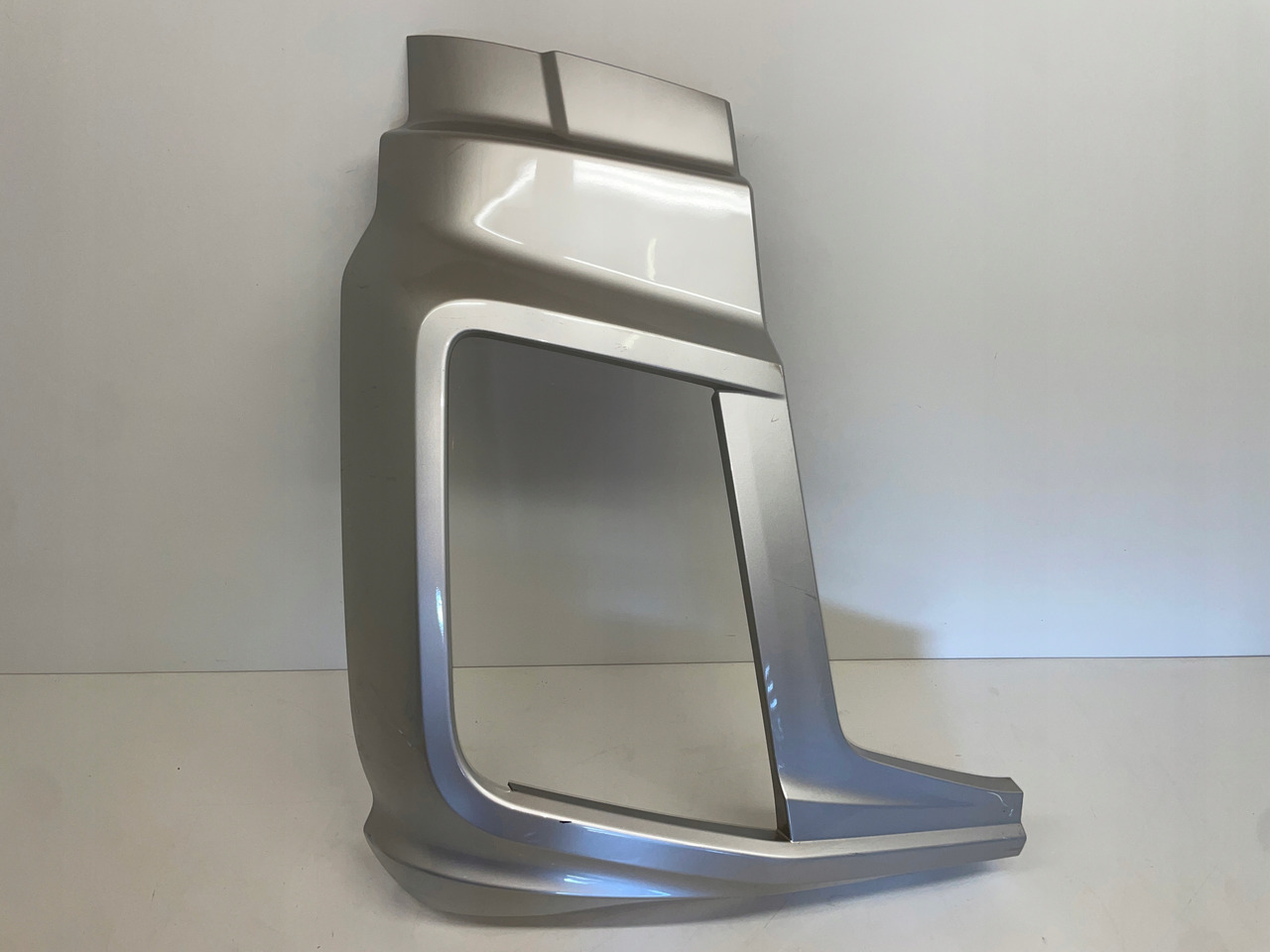 PRAWA OSŁONA OKULAR ZDERZAK FORD F-MAX JC46-17E950-A - Branik za Kamion: slika 1 PRAWA OSŁONA OKULAR ZDERZAK FORD F-MAX JC46-17E950-A - Branik za Kamion: slika 1