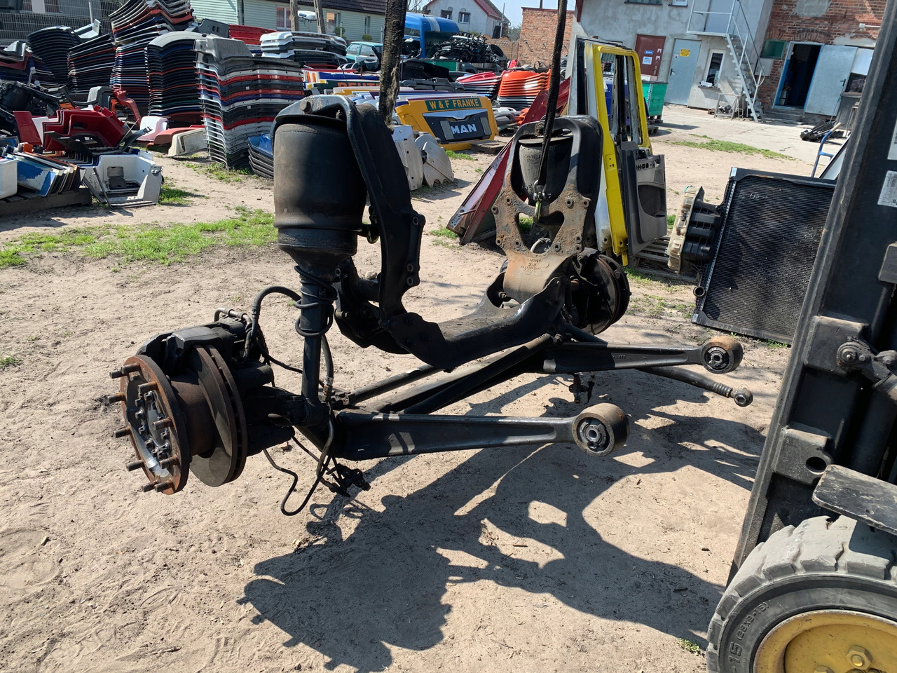 PRZEDNIA OŚ MAN TGX TGS TGA LOWDECK LOW DECK KMPL - Prednja osovina za Kamion: slika 4 PRZEDNIA OŚ MAN TGX TGS TGA LOWDECK LOW DECK KMPL - Prednja osovina za Kamion: slika 4