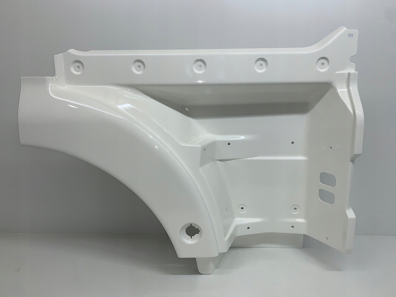 STOPNICA STOPIEŃ MAN TGX EURO 6 RAL 9010 NR 1811 - Vrata i delovi za Kamion: slika 1 STOPNICA STOPIEŃ MAN TGX EURO 6 RAL 9010 NR 1811 - Vrata i delovi za Kamion: slika 1