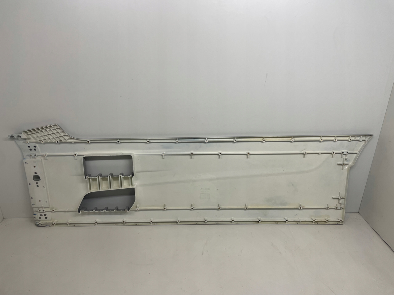 ZABUDOWA MIĘDZYOSIOWA SPOILER FORD F-MAX F MAX - Aerodinamika/ Spojler za Kamion: slika 5 ZABUDOWA MIĘDZYOSIOWA SPOILER FORD F-MAX F MAX - Aerodinamika/ Spojler za Kamion: slika 5