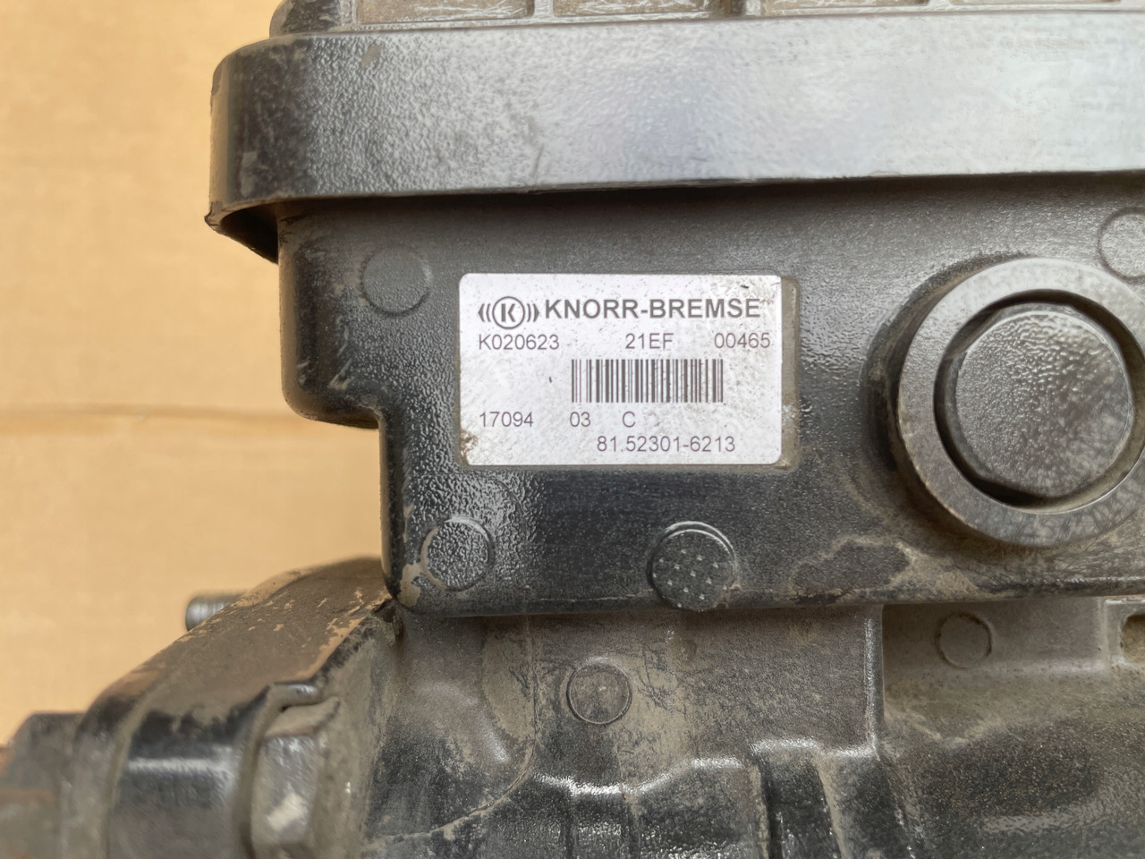 ZAWÓR EUROPA MODULATOR EBS MAN TGA TGS TGX 81523016213 - Kočioni ventil za Kamion: slika 3 ZAWÓR EUROPA MODULATOR EBS MAN TGA TGS TGX 81523016213 - Kočioni ventil za Kamion: slika 3