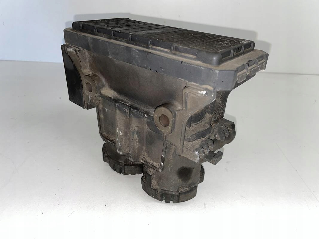 ZAWÓR MODULATOR HAMULCOWY EBS ACTROS MP 4 - Kočioni ventil za Kamion: slika 3 ZAWÓR MODULATOR HAMULCOWY EBS ACTROS MP 4 - Kočioni ventil za Kamion: slika 3