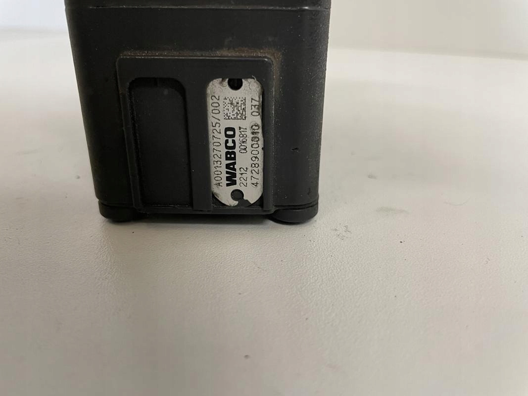 ZAWÓR PODUSZEK MERCEDES ACTROS MP 4 A0013270725 - Kočioni ventil za Kamion: slika 2 ZAWÓR PODUSZEK MERCEDES ACTROS MP 4 A0013270725 - Kočioni ventil za Kamion: slika 2