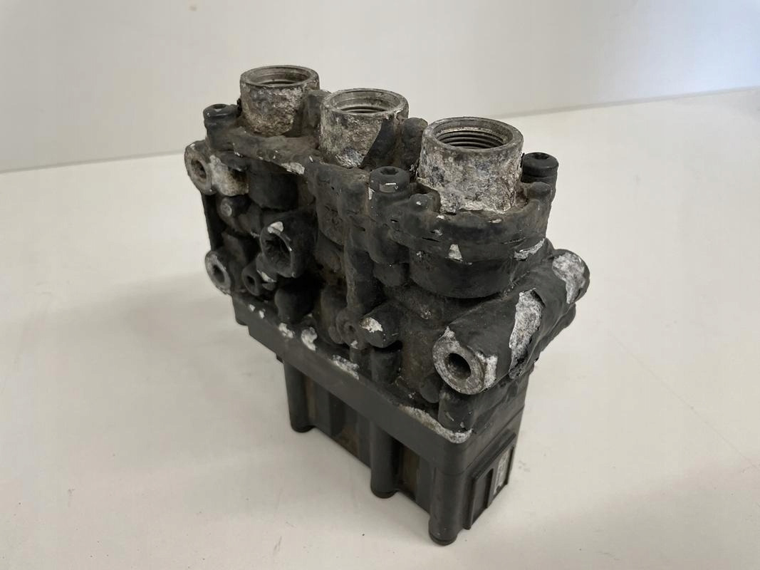 ZAWÓR PODUSZEK MERCEDES ACTROS MP 4 A0013270725 - Kočioni ventil za Kamion: slika 1 ZAWÓR PODUSZEK MERCEDES ACTROS MP 4 A0013270725 - Kočioni ventil za Kamion: slika 1