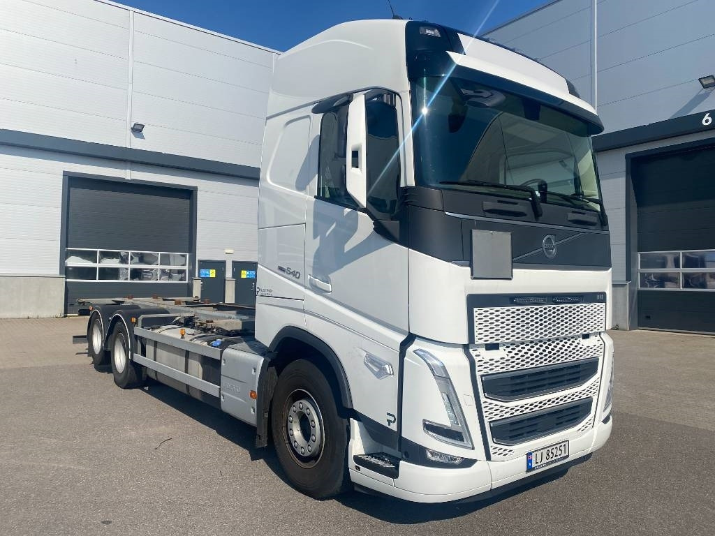 Volvo FH 540 - Kamion za prevoz kontejnera/ Kamion sa promenjivim sandukom: slika 2 Volvo FH 540 - Kamion za prevoz kontejnera/ Kamion sa promenjivim sandukom: slika 2