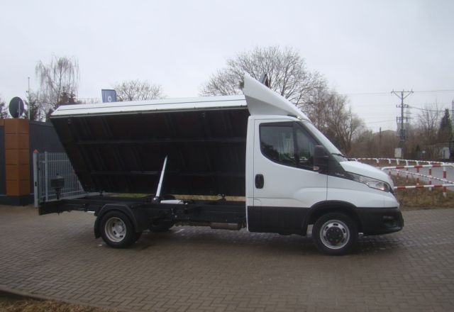 Iveco DAILY 35 C 15 3.5T 4.60M 3.5T NA HAKU CLIMATRONIC - Dostavno vozilo istovarivač: slika 4 Iveco DAILY 35 C 15 3.5T 4.60M 3.5T NA HAKU CLIMATRONIC - Dostavno vozilo istovarivač: slika 4
