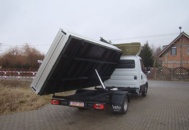 Iveco DAILY 35 C 15 3.5T 4.60M 3.5T NA HAKU CLIMATRONIC - Dostavno vozilo istovarivač: slika 5 Iveco DAILY 35 C 15 3.5T 4.60M 3.5T NA HAKU CLIMATRONIC - Dostavno vozilo istovarivač: slika 5