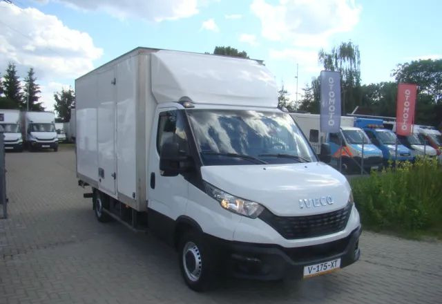 Iveco DAILY 35 S 16 3.0TDI WINDA 3.5T 4.20M - Dostavno vozilo sa zatvorenim sandukom: slika 4 Iveco DAILY 35 S 16 3.0TDI WINDA 3.5T 4.20M - Dostavno vozilo sa zatvorenim sandukom: slika 4