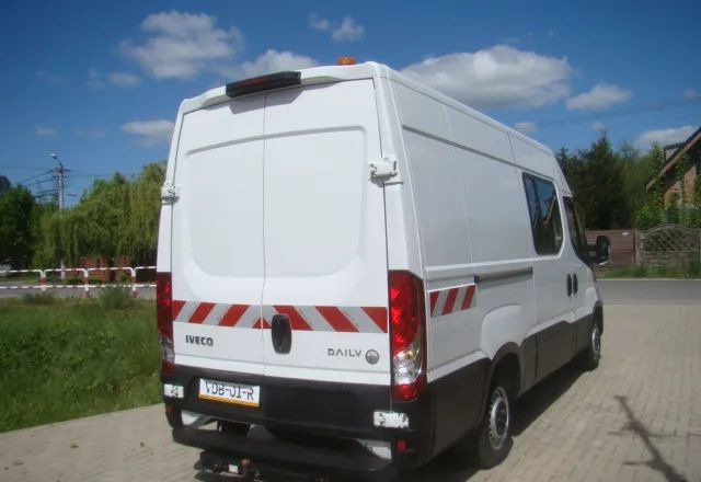 Furgon Iveco DAILY 35 S 16 REJESTRACJA NA 6-OSÓB SUPER NA KAMPERA: slika 6