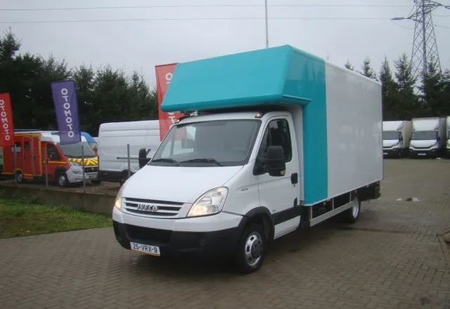 Iveco DAILY 40 C 18 3.0TDI WINDA - Dostavno vozilo sa zatvorenim sandukom: slika 4 Iveco DAILY 40 C 18 3.0TDI WINDA - Dostavno vozilo sa zatvorenim sandukom: slika 4