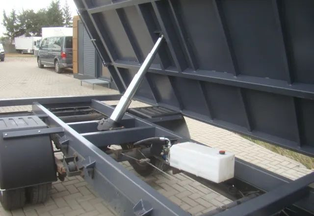 Iveco DAILY 50 C 17 3.0TDI 3-STONNA WYWROYKA - Dostavno vozilo istovarivač: slika 4 Iveco DAILY 50 C 17 3.0TDI 3-STONNA WYWROYKA - Dostavno vozilo istovarivač: slika 4