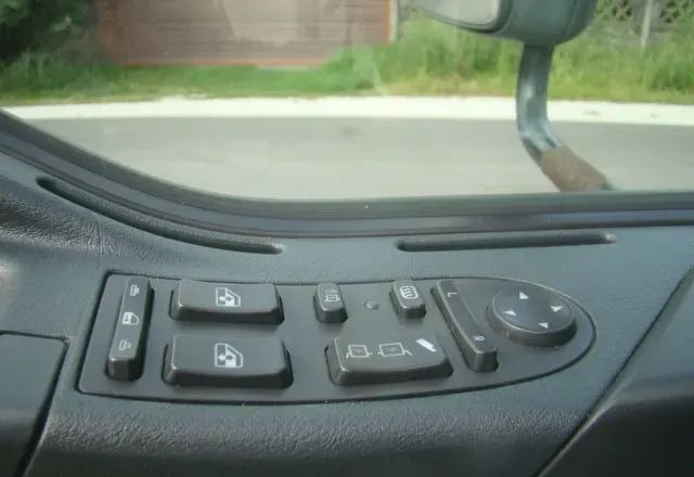 Kamion sa zatvorenim sandukom MAN TGL 12-220 8.10M KLIMA WINDA 2000KG: slika 17