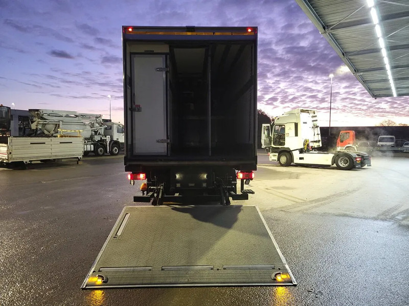 Volvo FM 330 Automatic Taillift Clima Cruise PTO LED Refrigerated Truck Euro6 2015 - Hladnjača: slika 5 Volvo FM 330 Automatic Taillift Clima Cruise PTO LED Refrigerated Truck Euro6 2015 - Hladnjača: slika 5