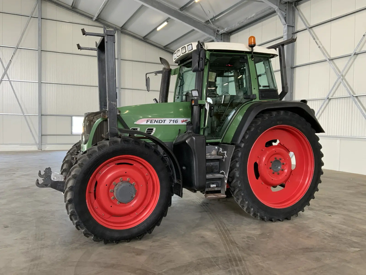 Fendt 716 Vario TMS - Traktor: slika 1 Fendt 716 Vario TMS - Traktor: slika 1