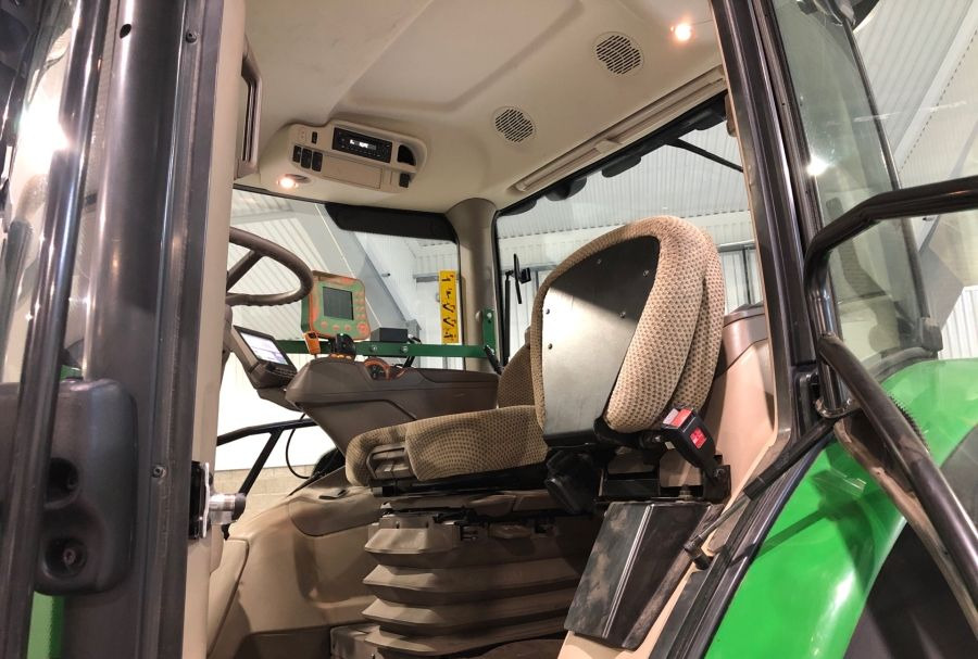 John Deere 6155R - Traktor: slika 3 John Deere 6155R - Traktor: slika 3