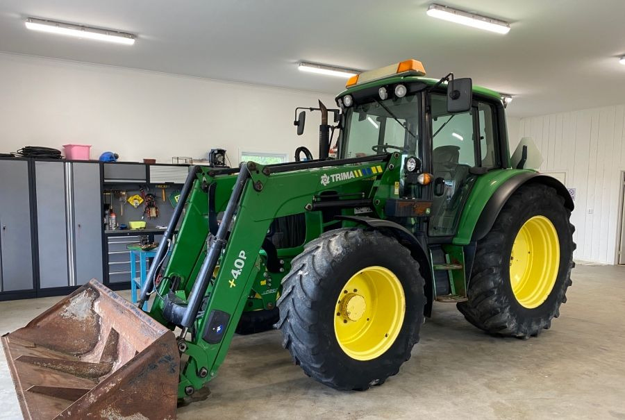 John Deere 6330 Premium - Traktor: slika 1 John Deere 6330 Premium - Traktor: slika 1